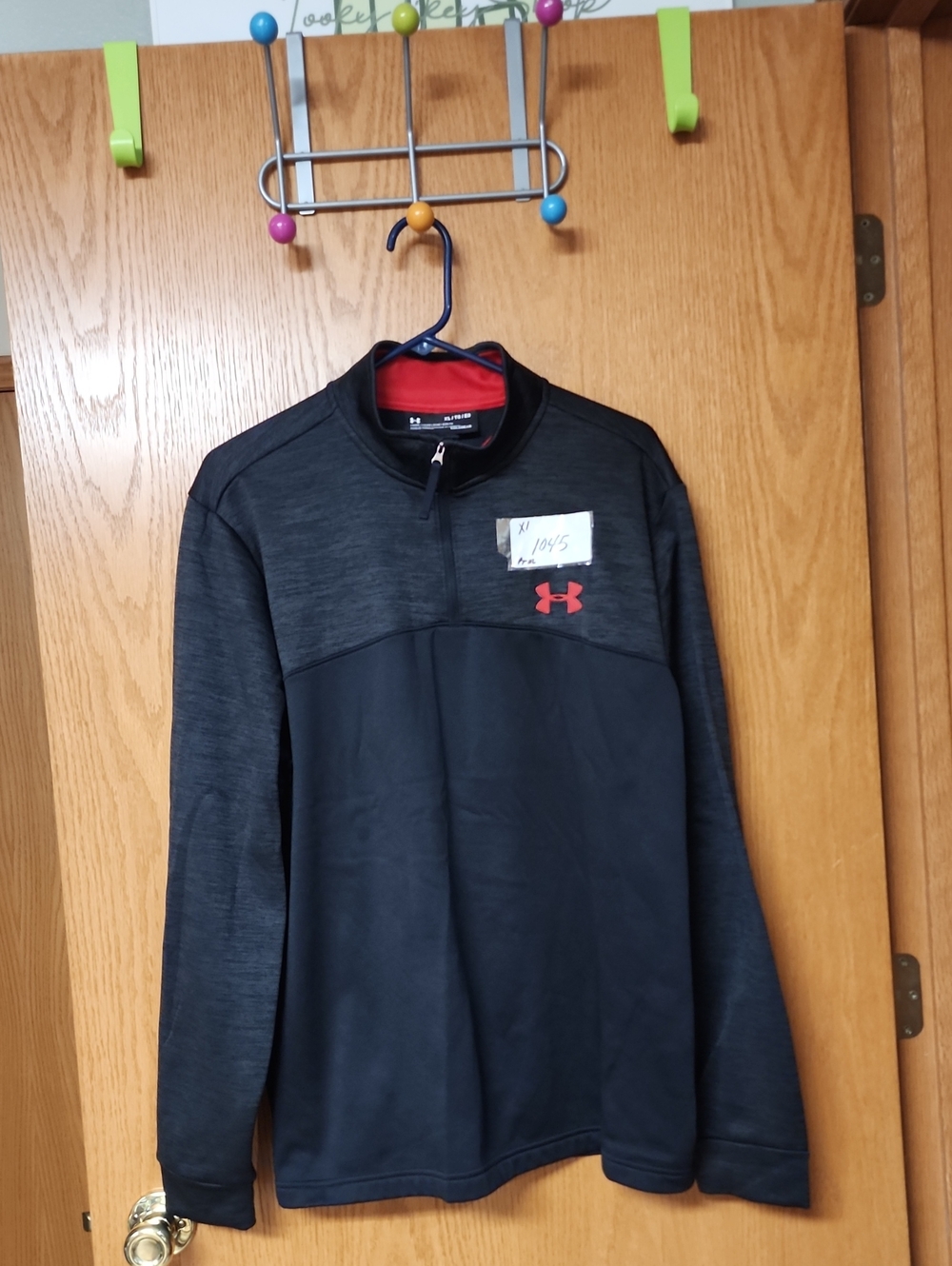 Under Armour Men’s Black & Red 1/4 Zip Pullover XL number 1045